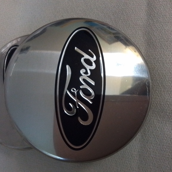 Ford wheel center caps - Picture 7 of 10